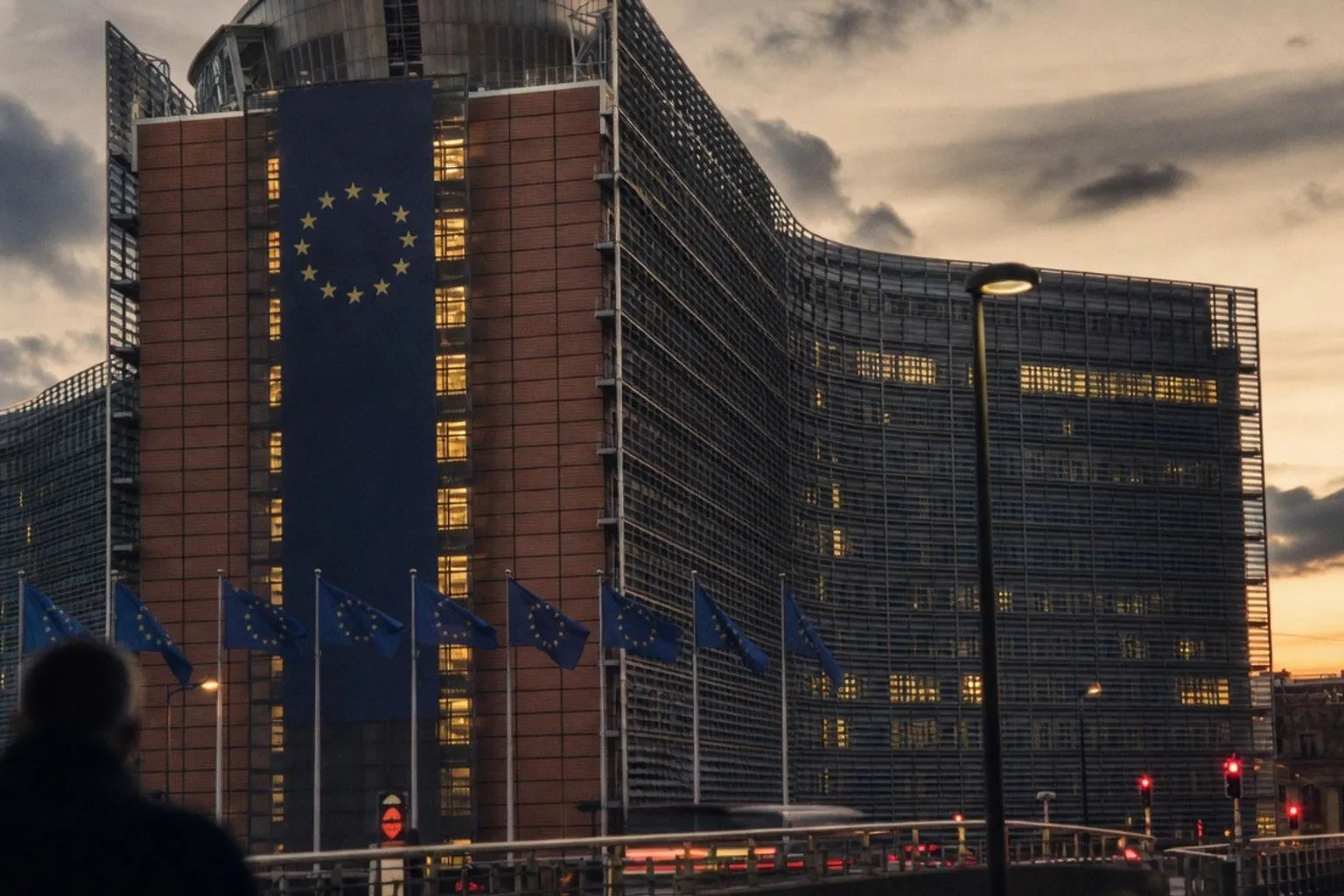 Standard Chartered Joins 56 Other Firms in ESMA’s First MiCA Registry